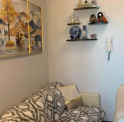 Sunflower 1 Bedroom With Balcony Manila